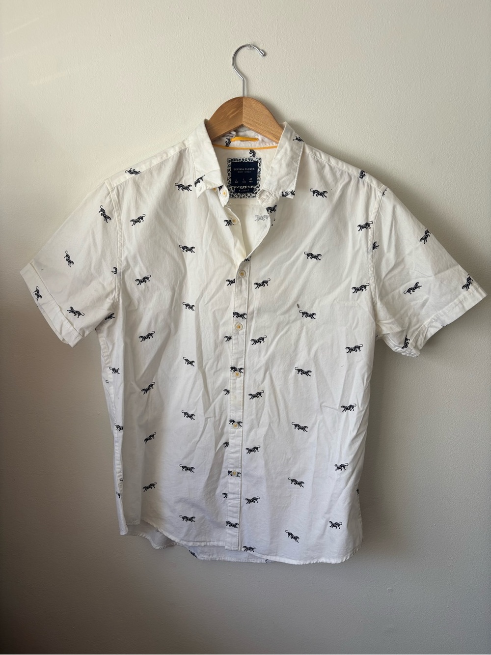 Denim & Flower White Short-Sleeve Button-Down with Black Tiger Print
